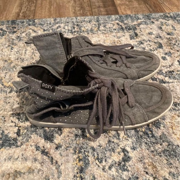 Ladies Shoes (Roxy) Size 7.5 - Picture 2 of 3